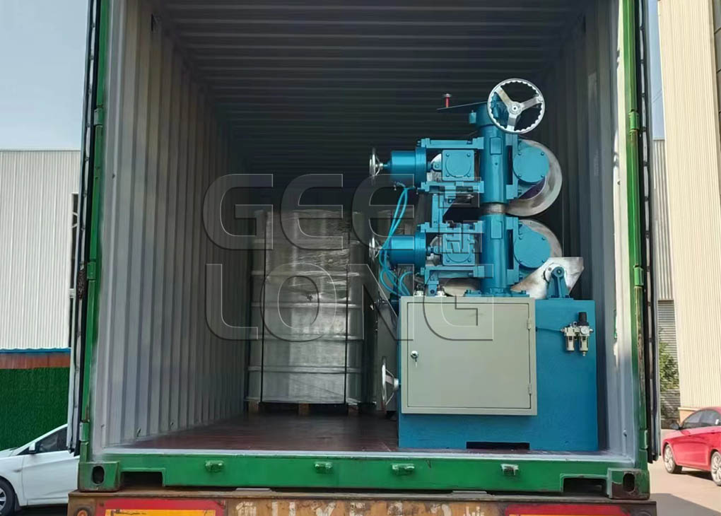 GEELONG exported 8ft pneumatic glue spreader machine and L type veneer finger jointing machine