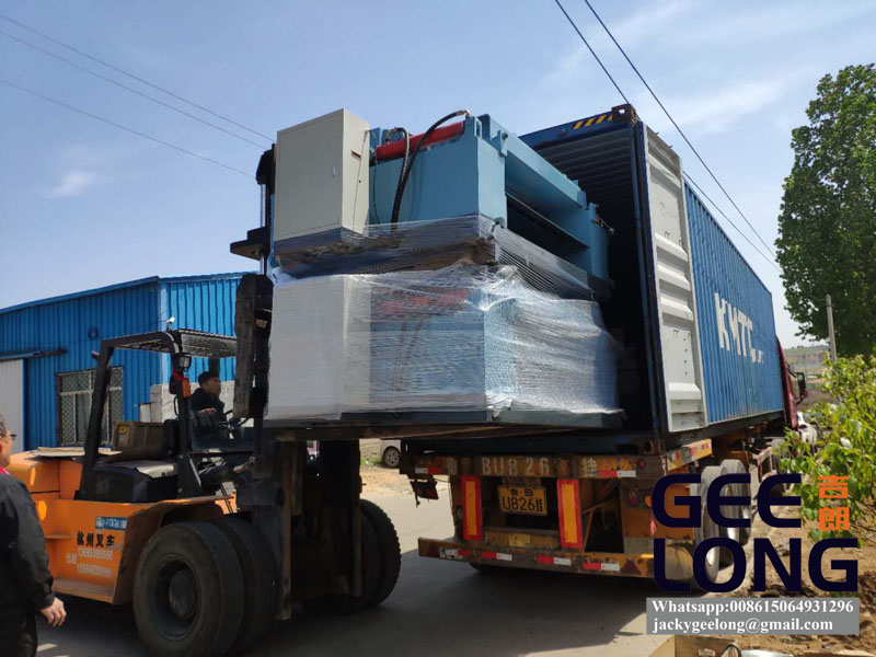 3 sets wood debarking machine are sent to Indonesia