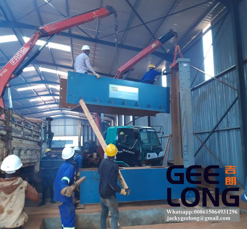 china GEELONG 15 layers plywood press machine