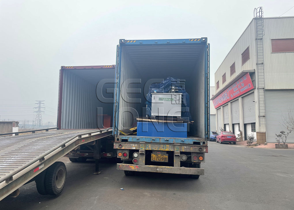 3 containers solid press veneer dryer are exported