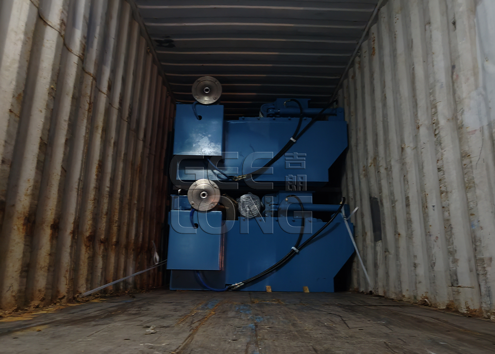 GEELONG exported spindleless veneer peeling machine and sanding machine to Indonesia