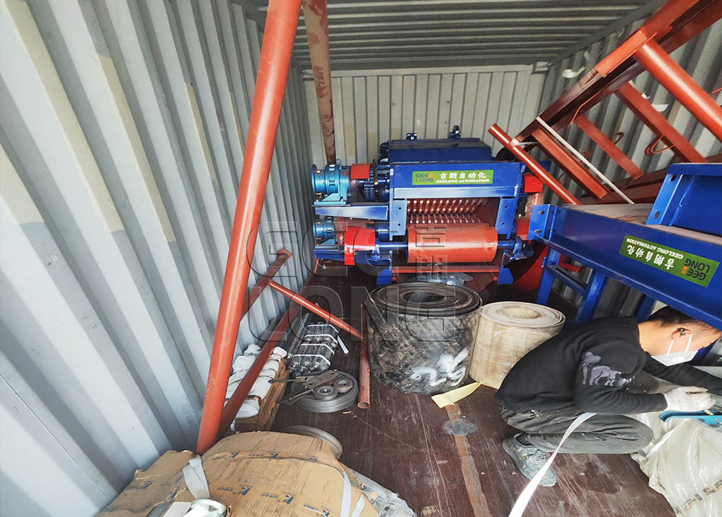 geelong 216 wood chips machine is exported to indonesia