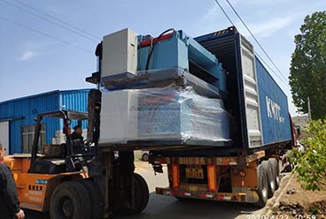 3 sets wood debarking machine are sent to Indonesia