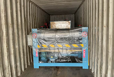 China GEELONG plywood machinery is exported to India