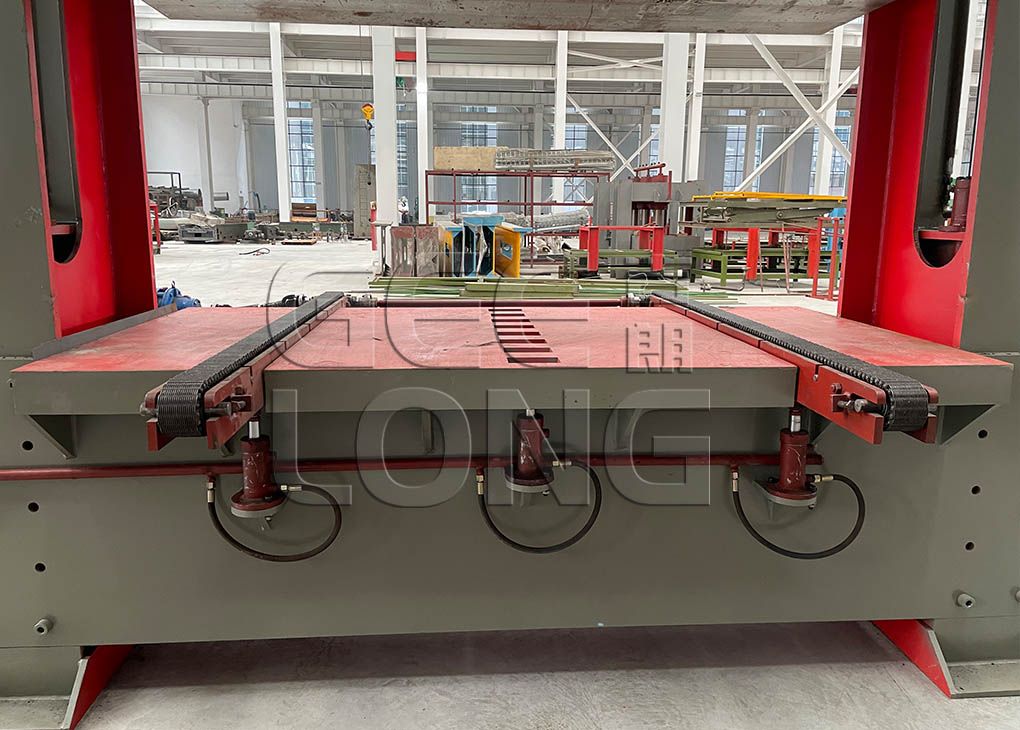 China GEELONG plywood cold press machine with chain type loading system